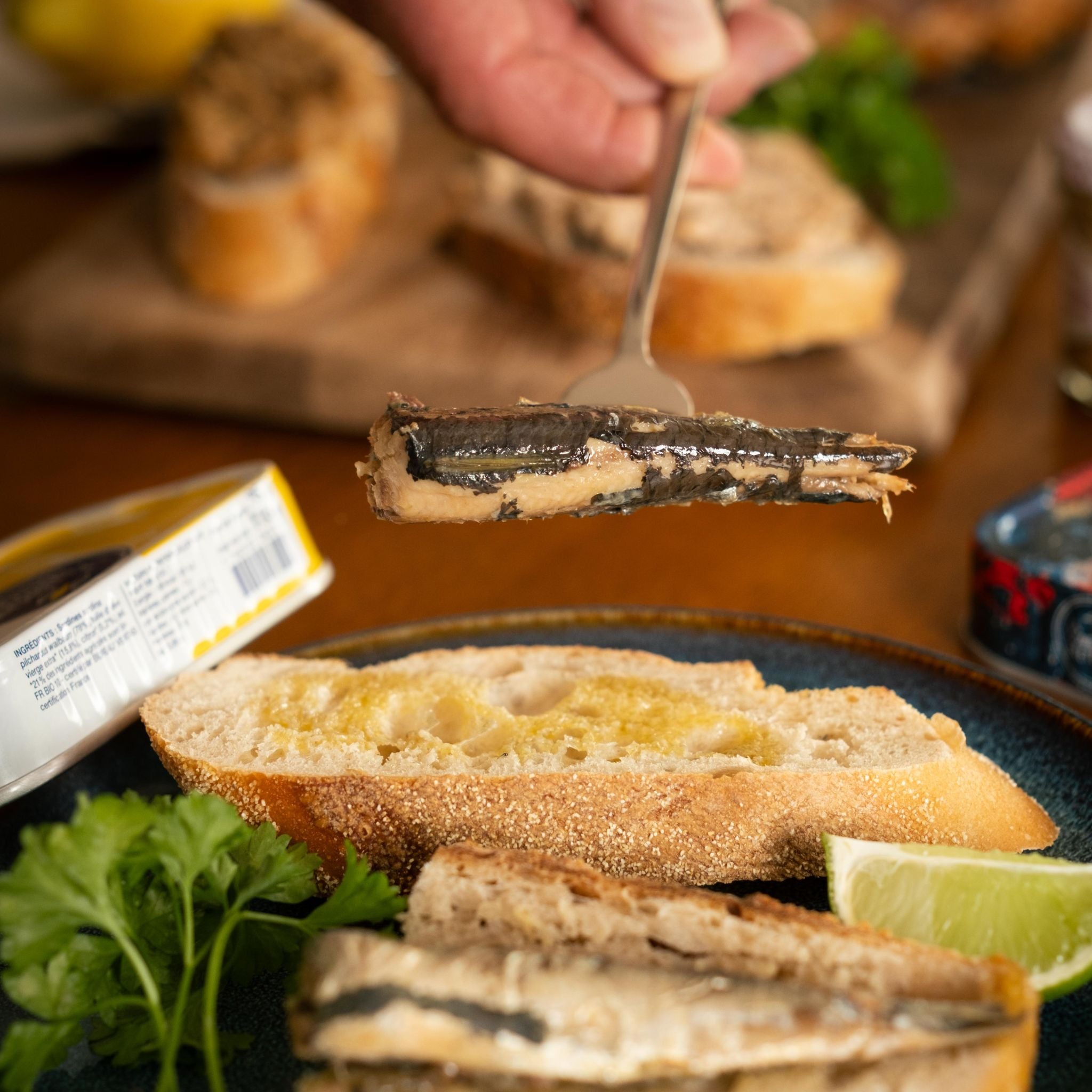 Sardinen von La Compagnie Bretonne mit Brot