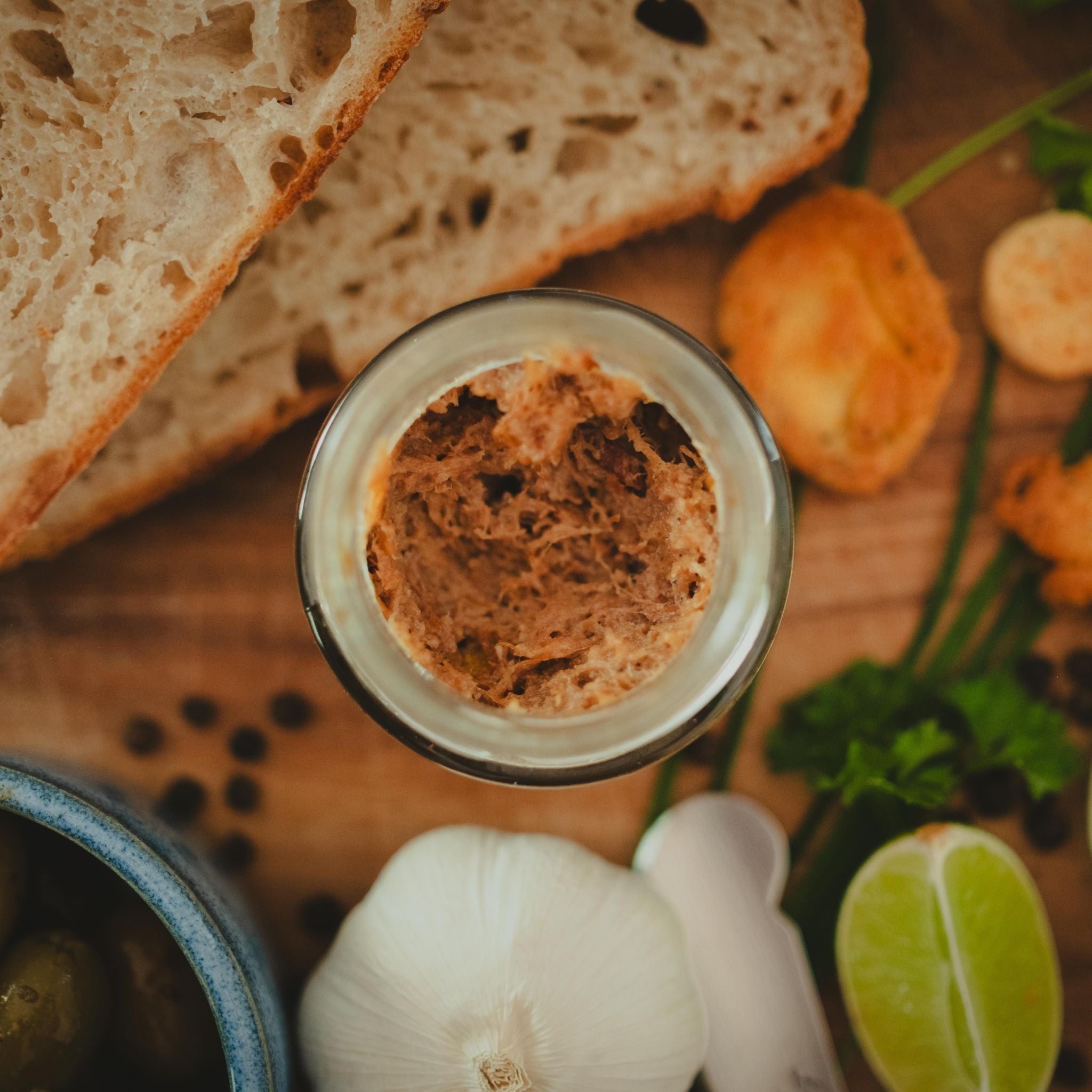 Rillettes im Glas zu Brot