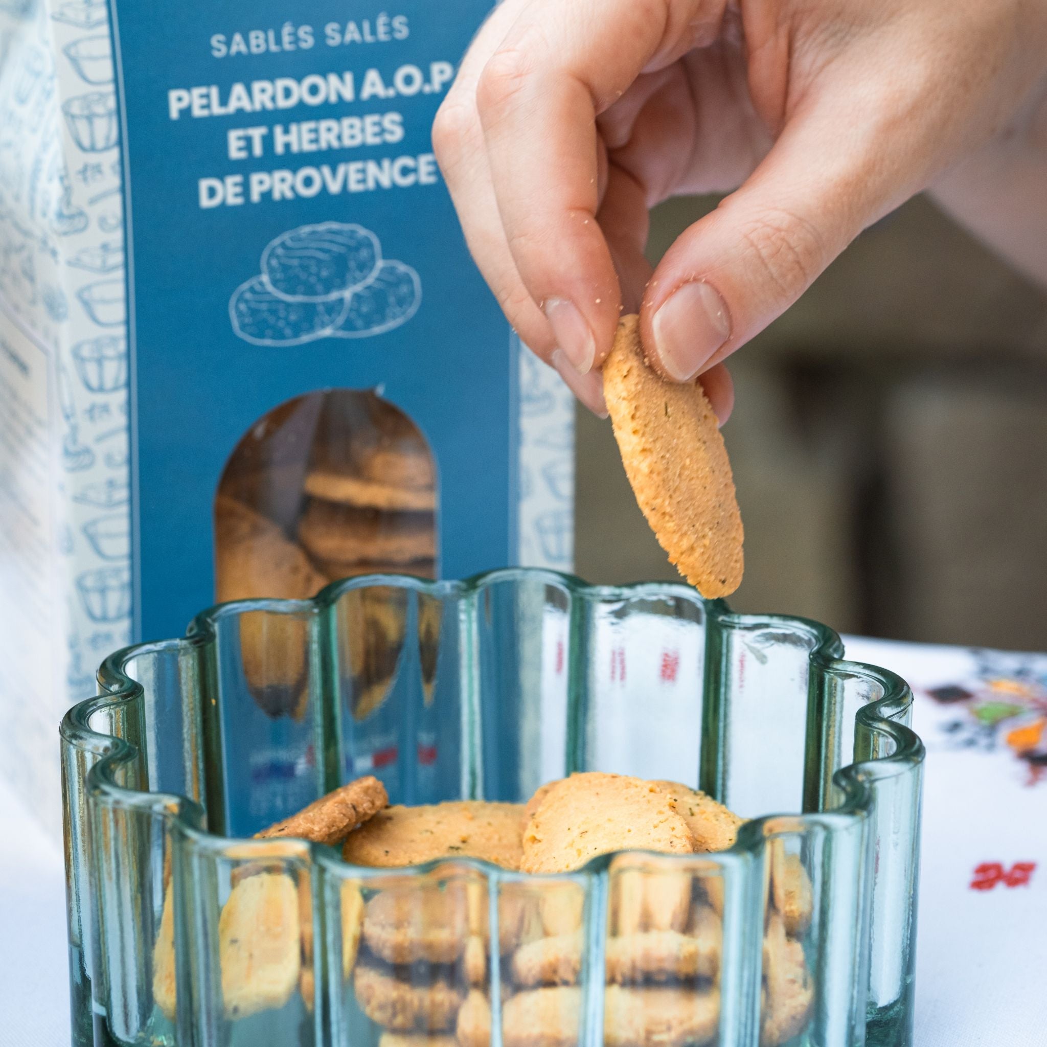 Herzhafte Sandkekse – Pélardon Ziegenkäse & Kräuter der Provence